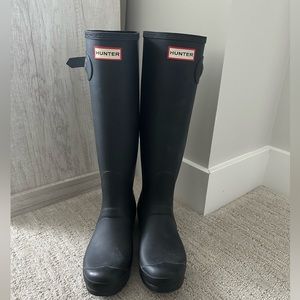 Hunter Black Tall Boots w Fleece Lined Socks